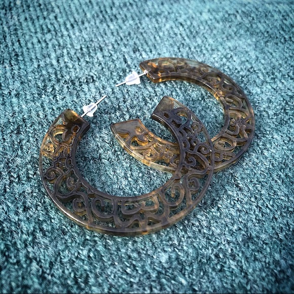 Acrylic Filigree Earrings - Picture 1 of 2